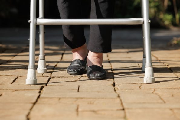 mobility shoes for swollen feet